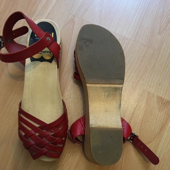 THE clogs! Red Swedish Hasbeens, 6.5 - Picture 4 of 5